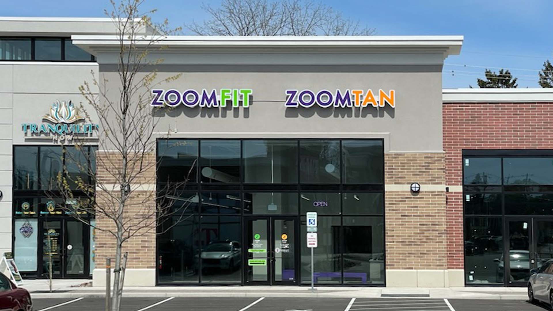 Pittsford, NY Zoom Fit & Zoom Tan Storefront